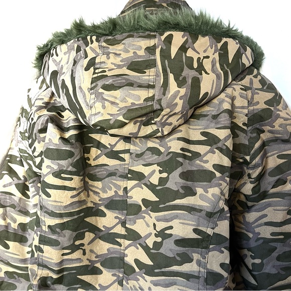 Camo Hooded Jacket - Picture 3 of 14
